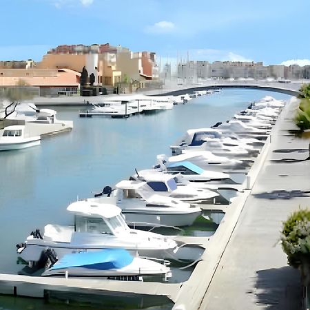 Appartement Gruissan: Cozy 1-Bedroom with Shared Pool and Beach Proximity Exterior photo